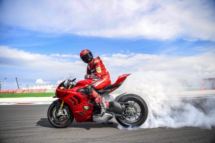 New Panigale V4 Has Been Presented, Even More Powerful And Improved In Every Aspect