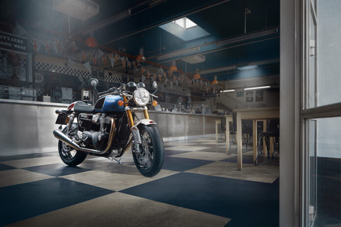 New Thruxton RS Ton Up Special Edition 02