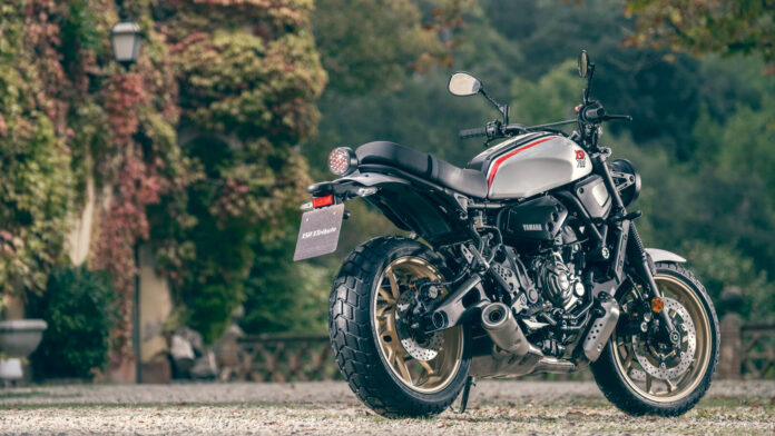 New Xsr700 & Xsr700 Xtribute – The Smile Inducing Outlaw