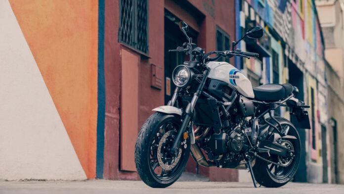 New Xsr700 & Xsr700 Xtribute – The Smile Inducing Outlaw