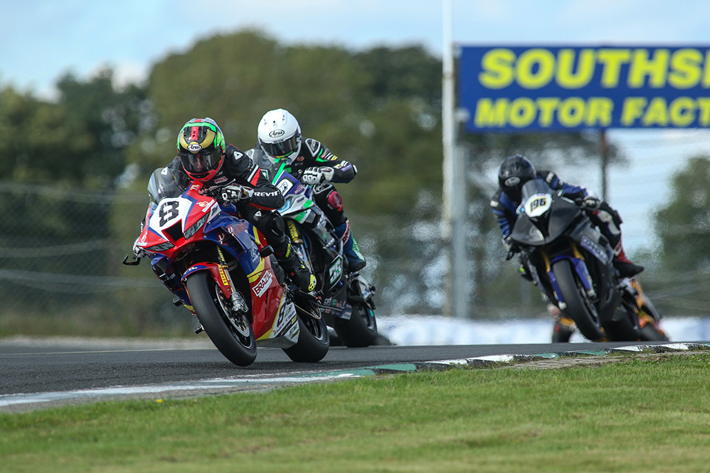 Dunlop Masters Supersport crown secured by Keyes