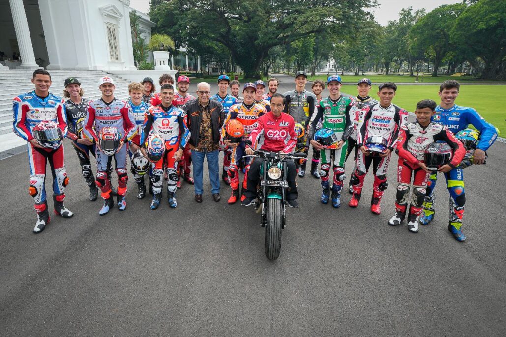 MotoGP enjoys a Presidential welcome with parade in Jakarta thumbnail