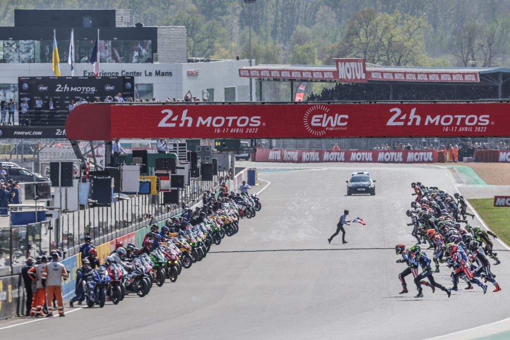 After Eight Hours: F.c.c. Tsr Honda France Leads 24 Heures Motos