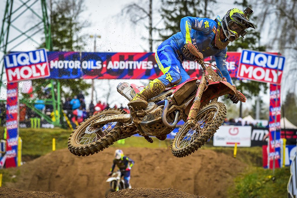 Gajser and Geerts Dominate in Latvia with Perfect 1-1 Scores