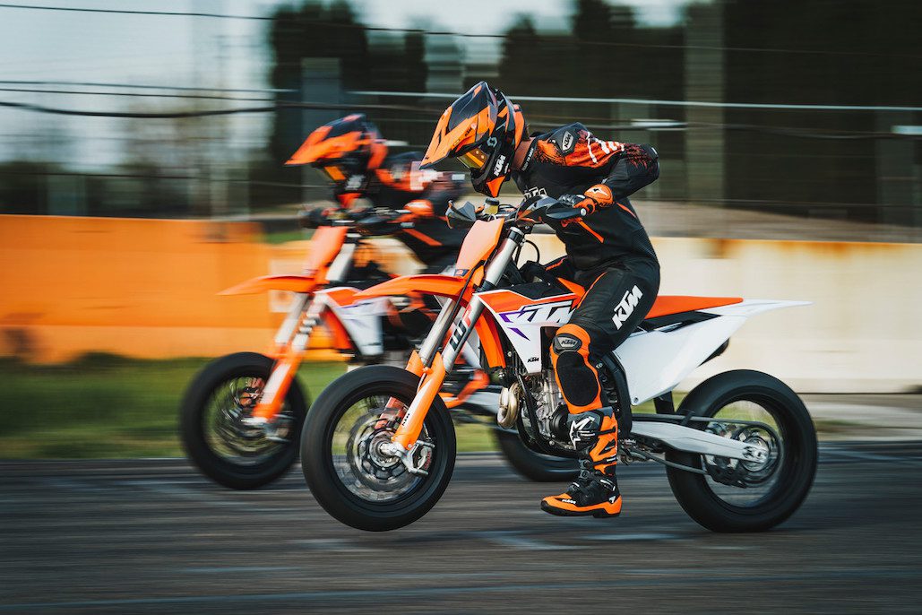 2023 Ktm 450 Smr: Take The Long Slide To Superiority
