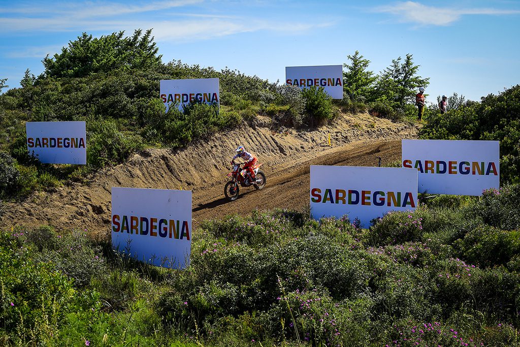 Vlaanderen And Vialle Master Sandy Riola Sardo To Win The Mxgp Of Sardegna