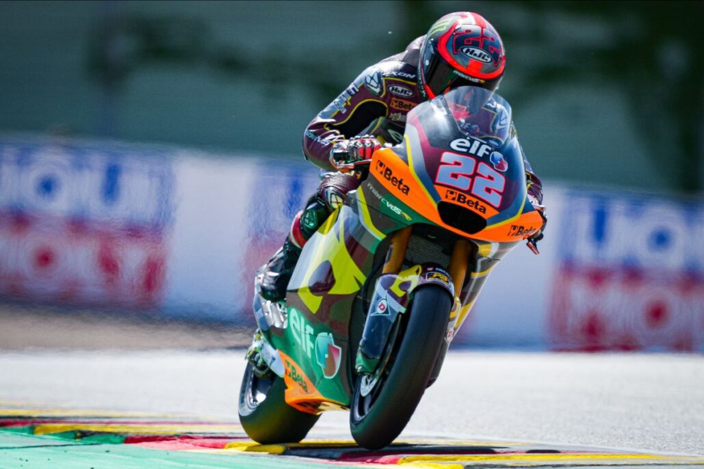 Lowes bounces back with Sachsenring pole