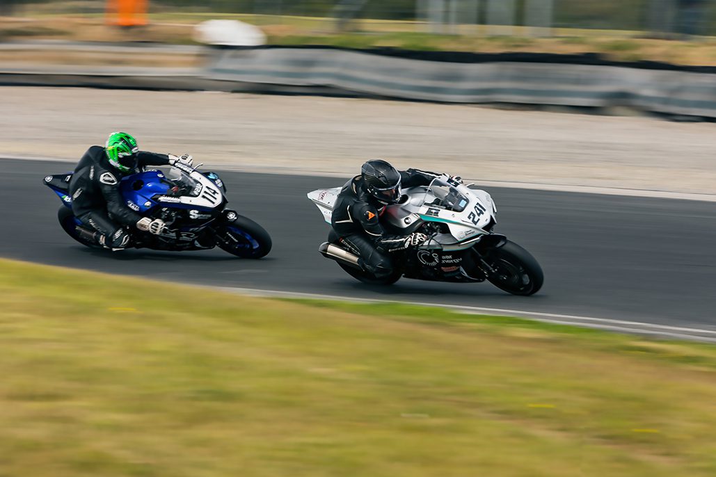 Advantage O’grady As The Dunlop Masters Superbike Shoot Out Nears Its Climax