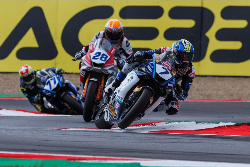 Baldassarri wins red-flagged Race 1 to close the Championship gap