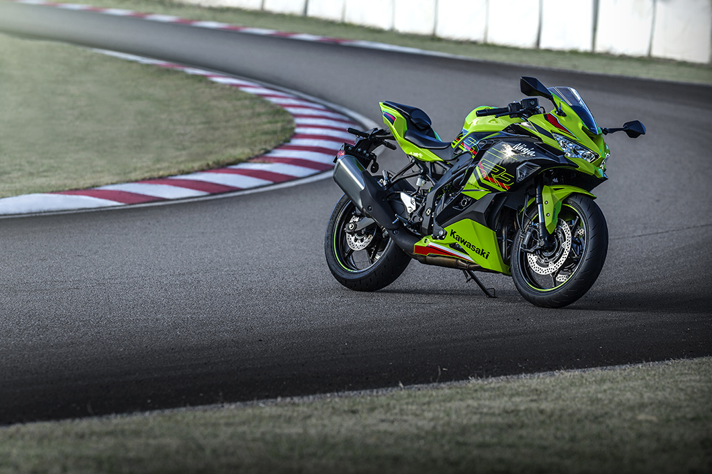 Kawasaki To Introduce Ninja Zx‑4r Four‑cylinder Supersport