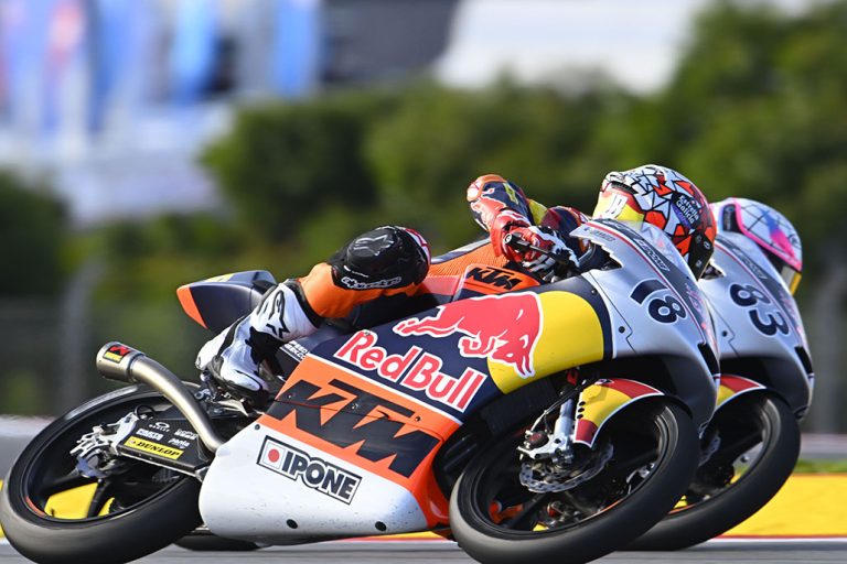 Piqueras Wins Over Carpe In Rookies Cup Race 1