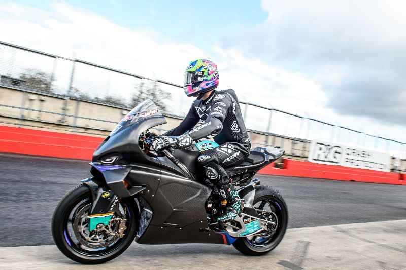 Ryde-ing ‘the Wave’ As Lami Omg Racing Yamaha Top Donington Park Test