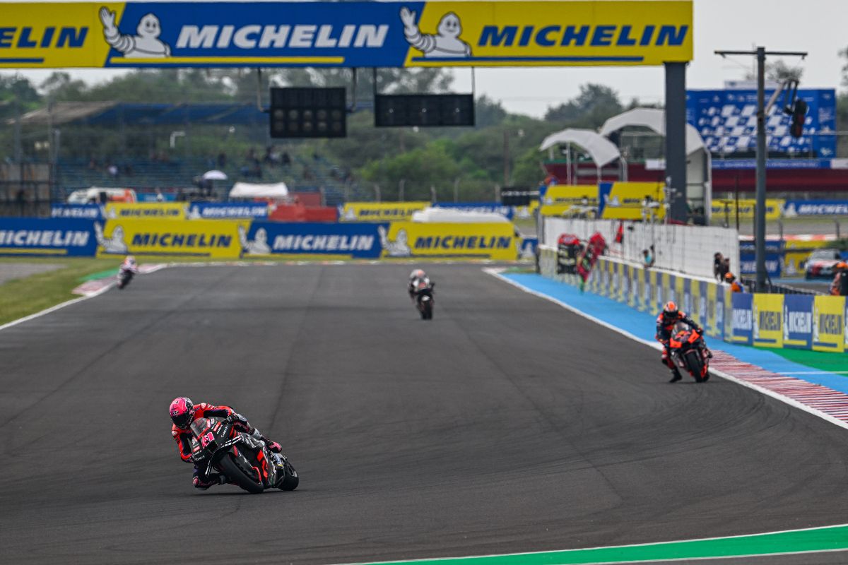 Aleix Espargaro Leads Aprilia 1-2, Bezzecchi Heads The Chasing Pack