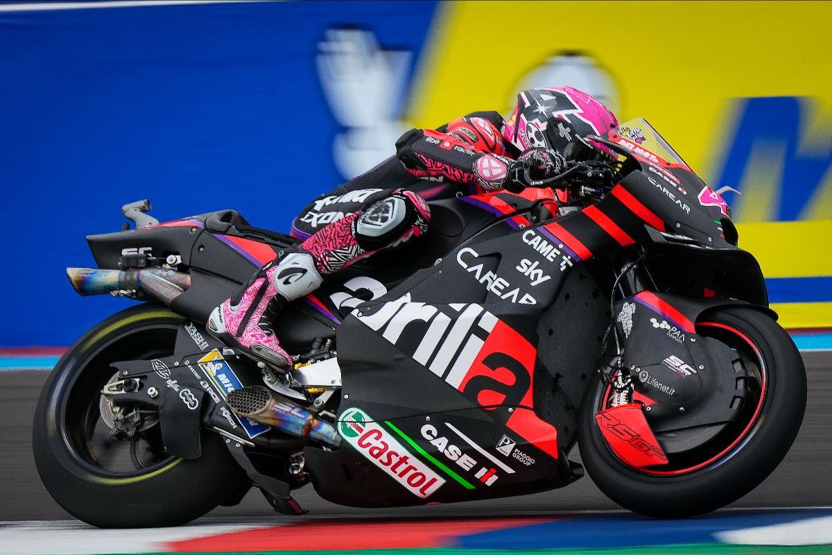 Aleix Espargaro Leads Aprilia 1-2, Bezzecchi Heads The Chasing Pack