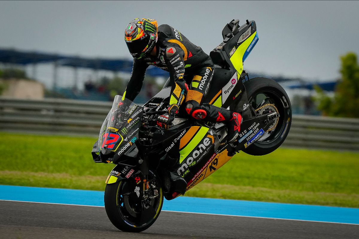 Aleix Espargaro Leads Aprilia 1-2, Bezzecchi Heads The Chasing Pack