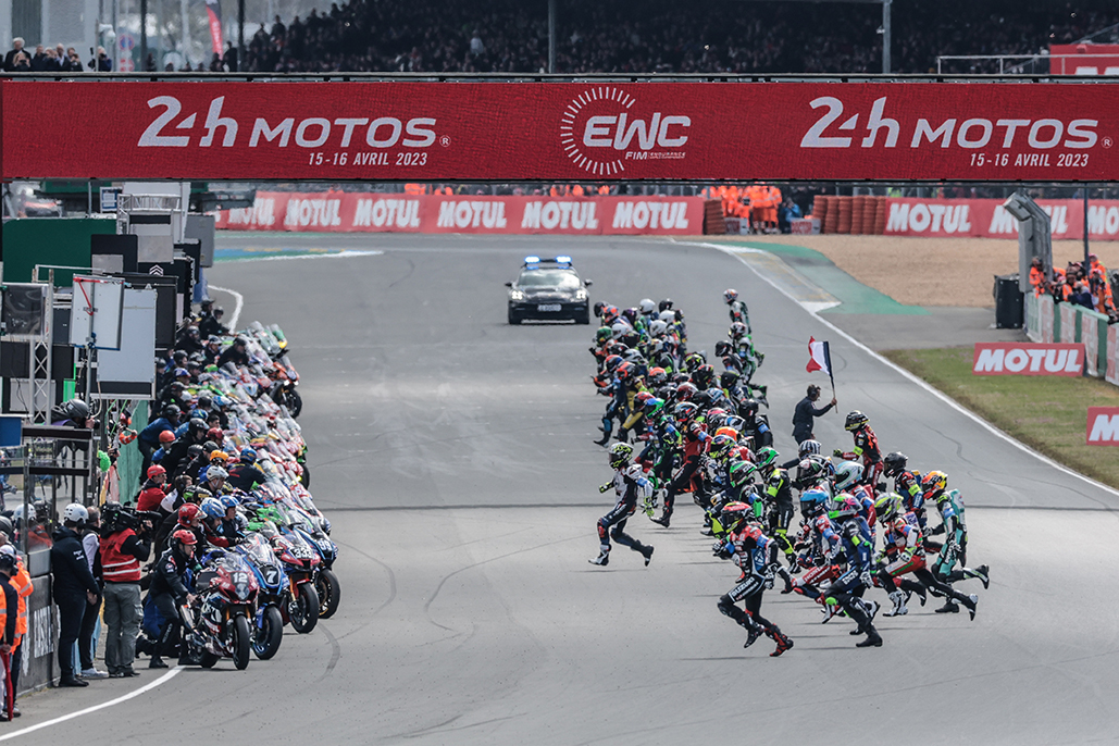 Honda Team Begins Ewc Title Defence On A High With 24 Heures Motos Victory