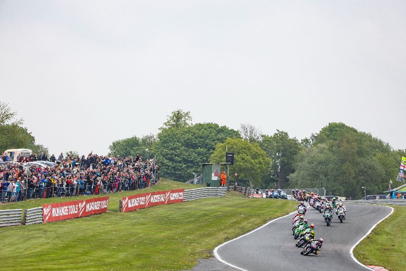 Oulton Park Serves Up A Bank Holiday Milwaukee Grand Slam For Bennetts Bsb Contenders