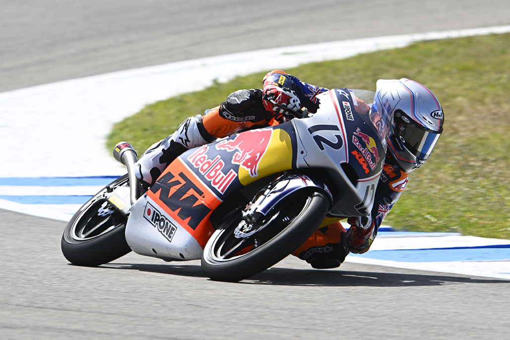 Piqueras Wins Last Corner Battle With Roulstone And Quiles To Take Jerez Rookies Race 1