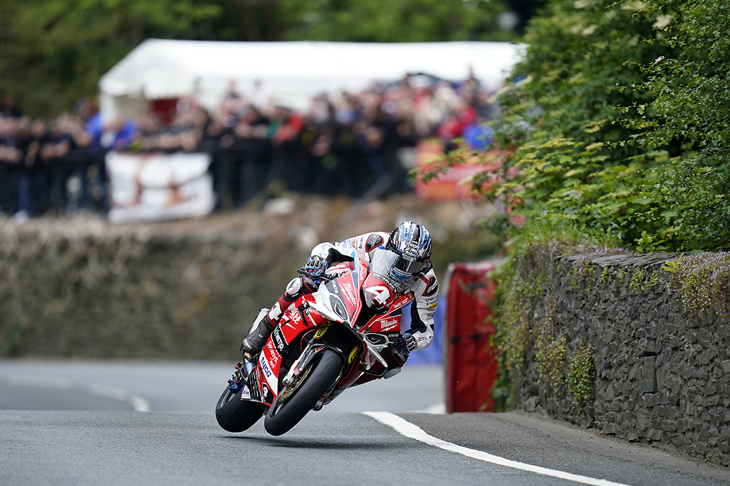 Tt Hero Ian Hutchinson To Ride At The Bike Bonanza