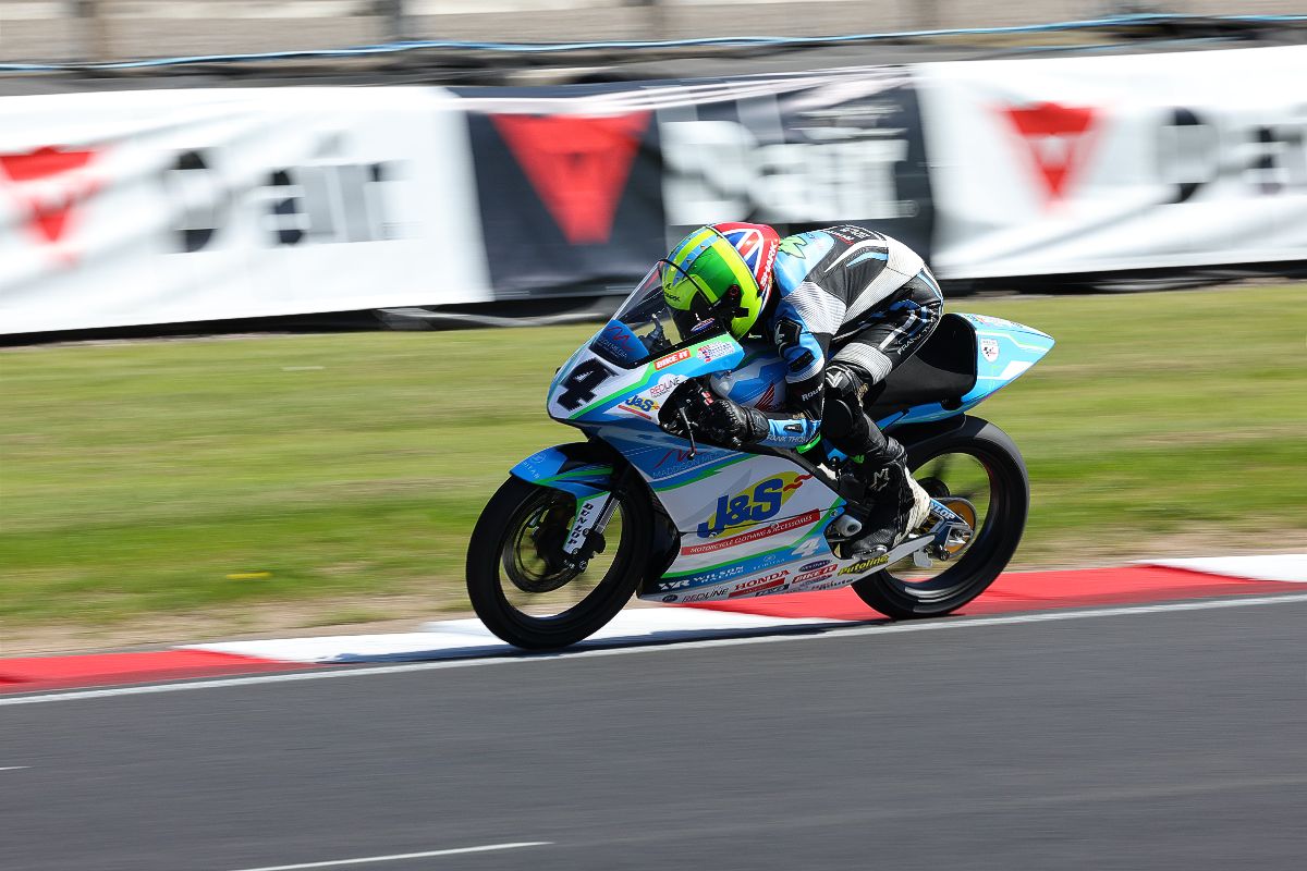 Mounsey & Dessoy split the spoils at Donington