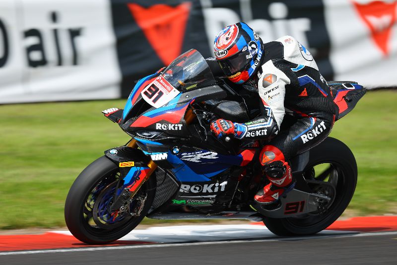 Rapid Ryde Ups The Pace To Set New Fastest Ever Bennetts Bsb Lap Of Donington Park