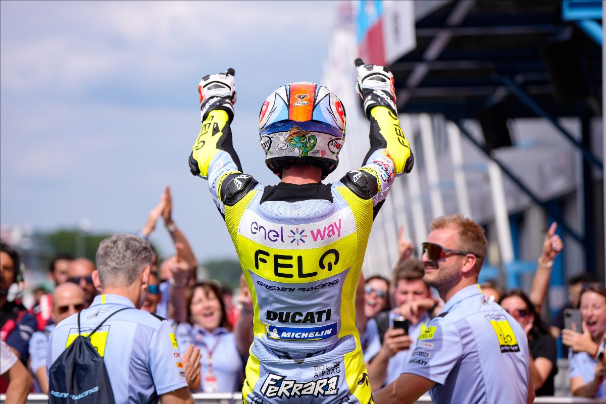 Ferrari Fends Off Torres To Complete Fabulous Double At Assen