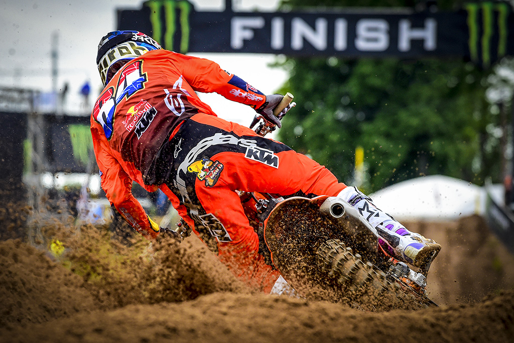 First Hat-trick Wins For Dominant Herlings And De Wolf