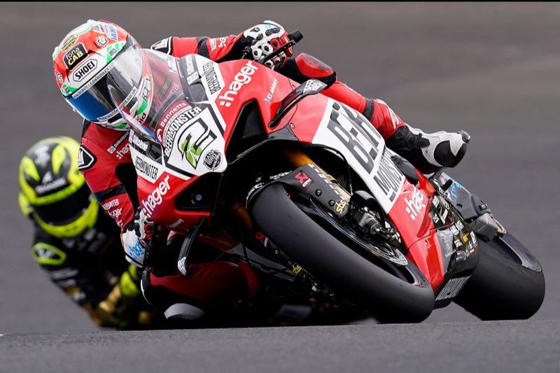 Irwin Serves Up Knockhill Victory For Beermonster Ducati In The Bikesocial Sprint Race