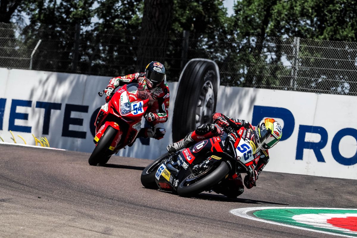 Manzi Dominates Imola With Double Win, Closing In On Bulega's Lead