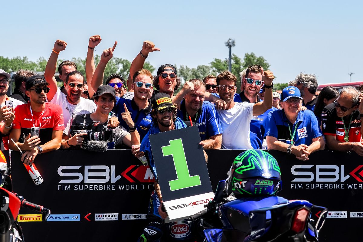 Manzi Dominates Imola With Double Win, Closing In On Bulega's Lead