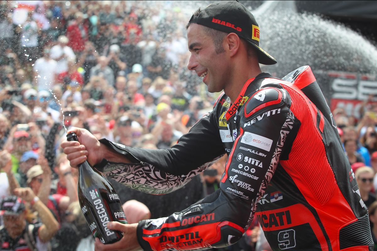 Rea Triumphs With Inspired Ride In Wet And Wild Worldsbk Race 1 At Most