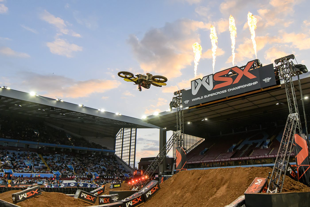 Thrilling British GP kicks off 2023 World Supercross Championship