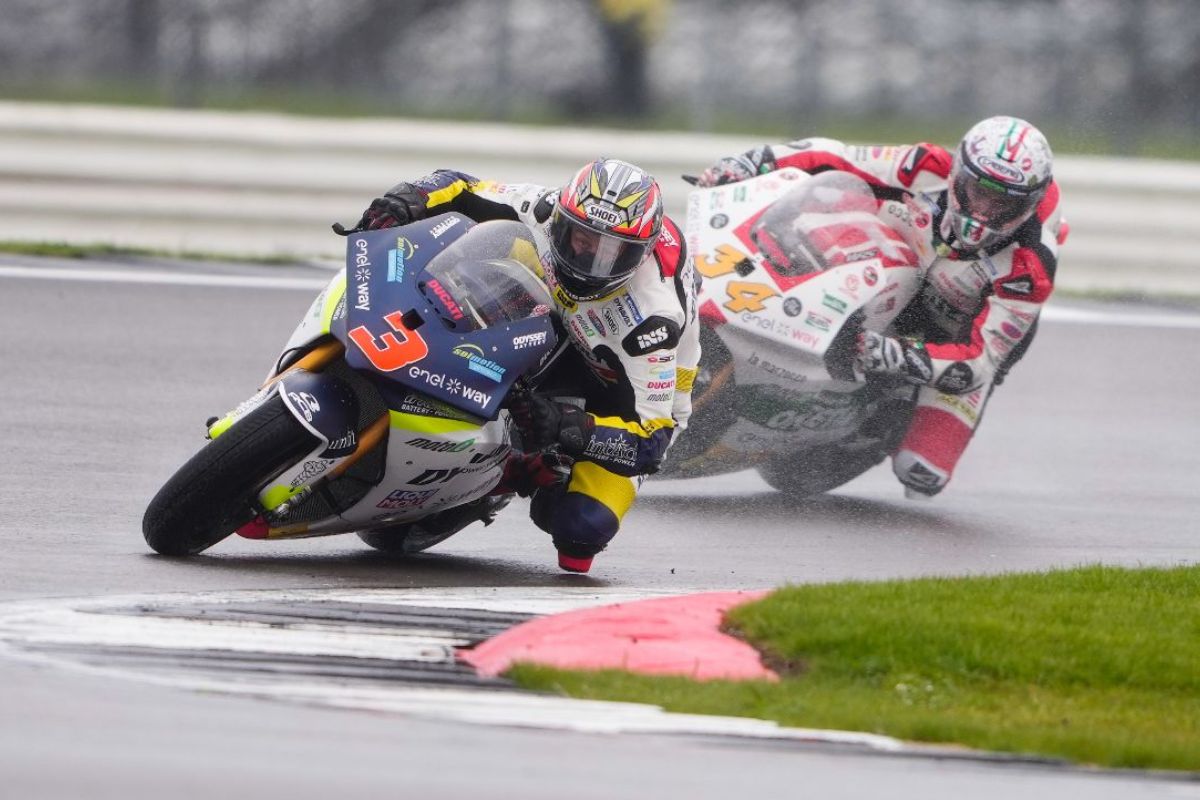 Krummenacher Takes First Motoe Win With A Wet Weather Masterclass