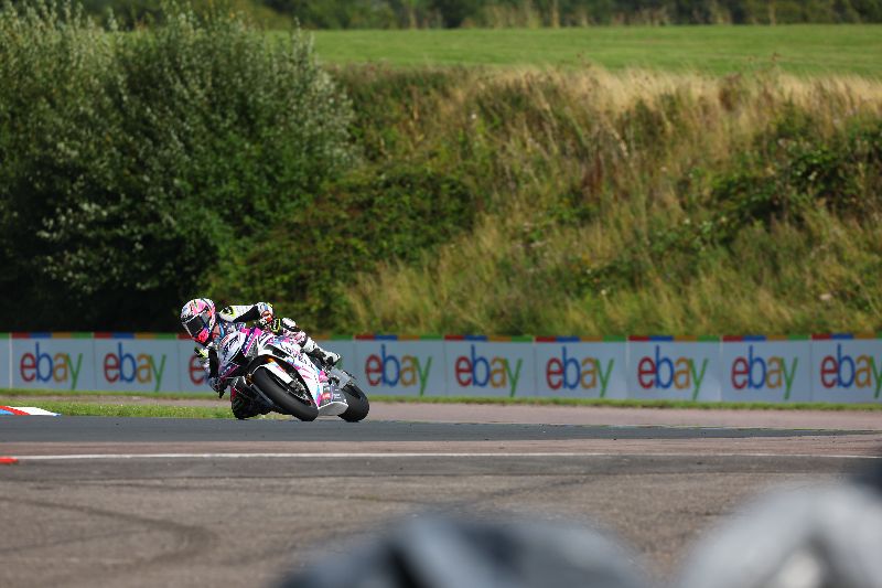 O'halloran Lights Up Thruxton To Lead Free Practice With Top 16 Covered By 0.884s
