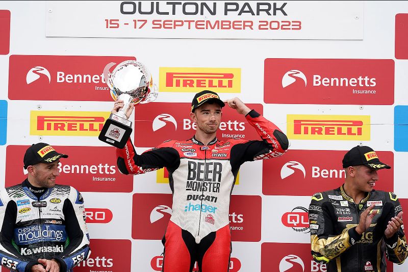 0.5 Point Separates Irwin And Bridewell In Title Fight After Intense Oulton Park