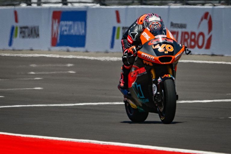 Canet Grabs Pole With Five Riders Covered By Just 0.071