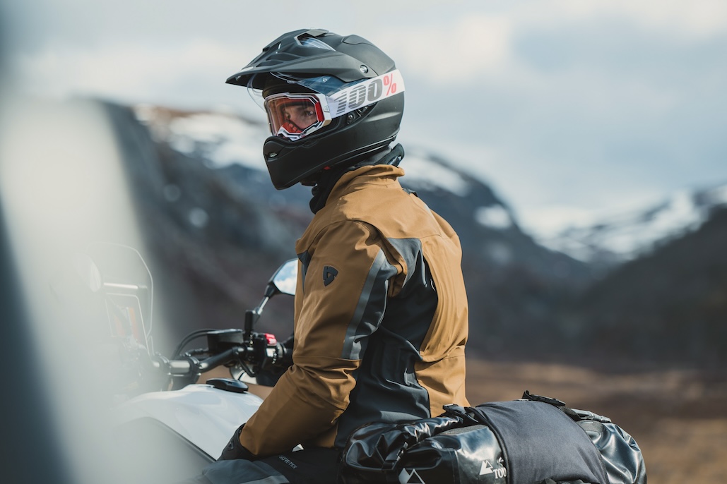 Rev’it! Echelon Gtx – All-new Laminated Gore-tex Adventure Travel Outfit