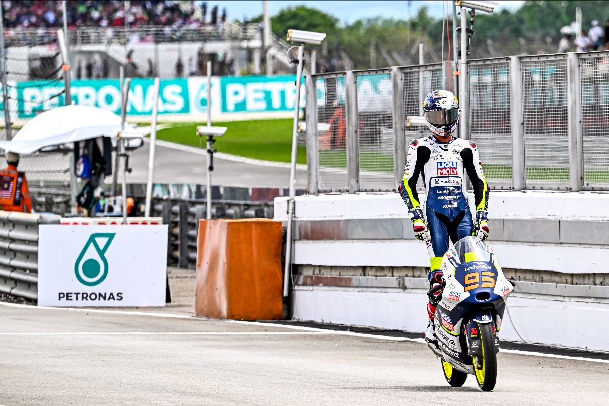 Veijer Beats Sasaki And Masia In A Dramatic Moto3 Showdown At Sepang