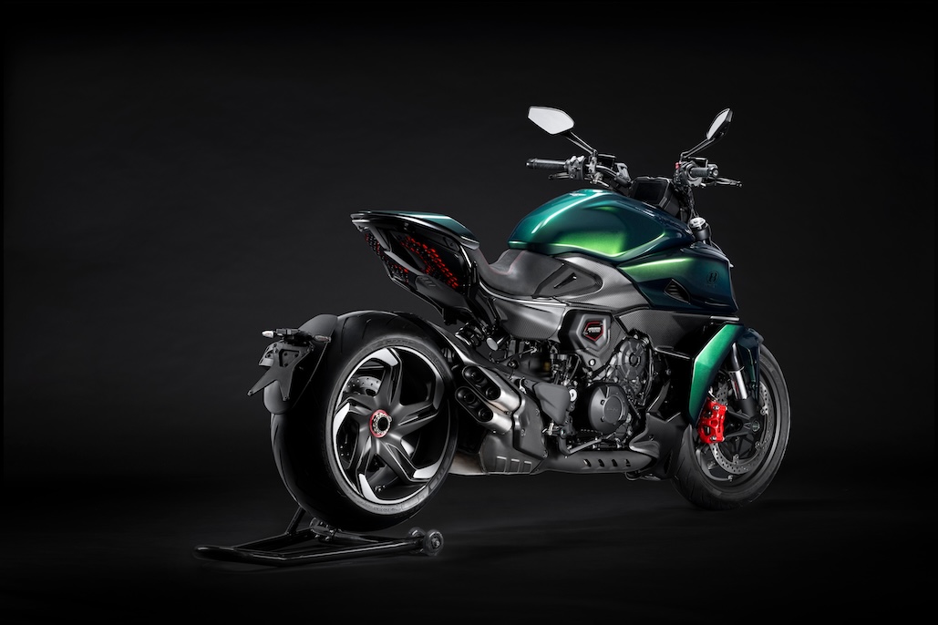 Ducati Diavel For Bentley: Exclusivity, Performance And Craftsmanship In A True Two-wheeled Work Of Art