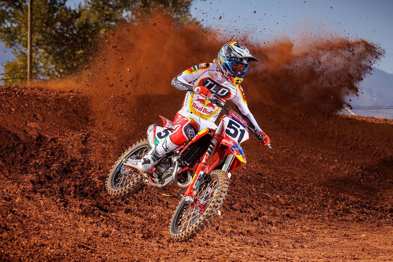 Top motocross brands choose Dunlop Geomax MX34 as standard fitment