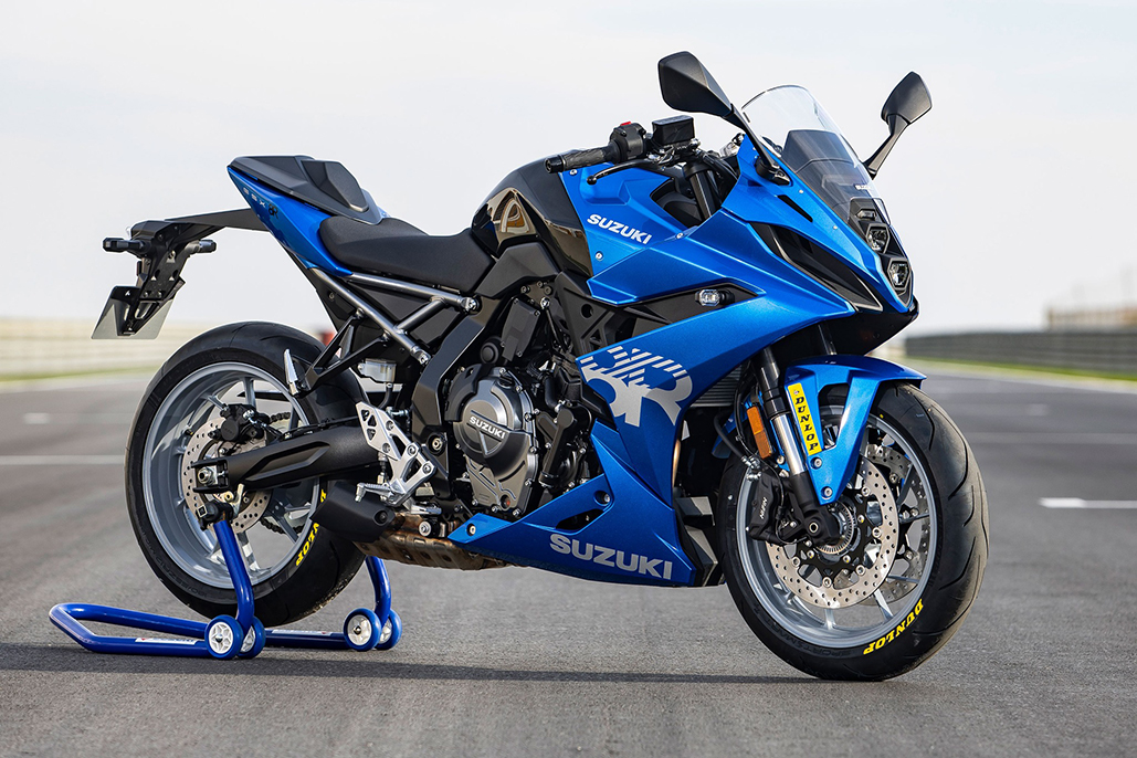 Dunlop SportSmart TT impresses at Suzuki GSX-8R launch