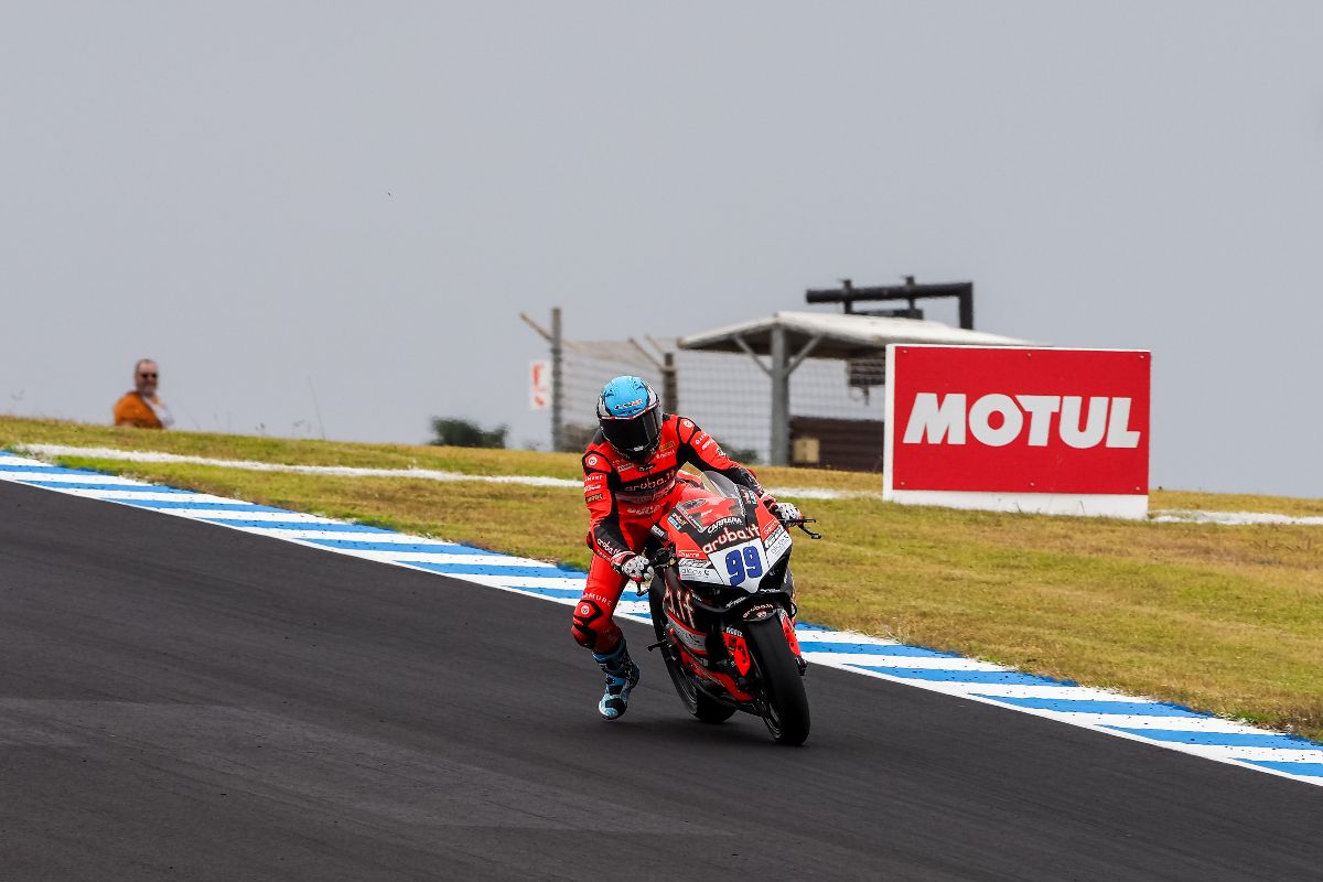 Huertas' Ducati Debut Pole & Lap Record Triumph At Phillip Island