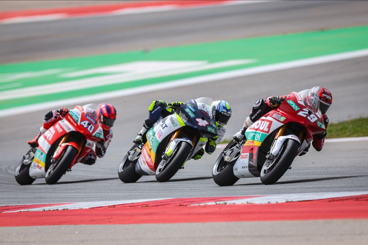 Spinelli takes the spoils in dramatic first MotoE race of 2024