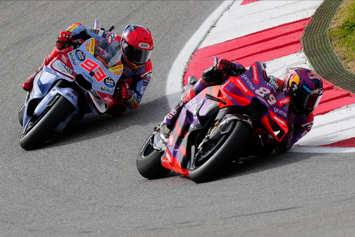 Viñales Victorious As Marc Marquez Puts A Last Lap Lunge On Martin