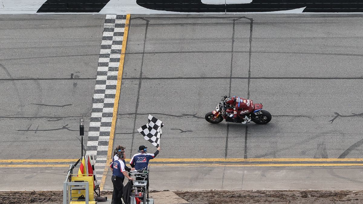 Wyman Wins Mission King Of The Baggers Opener At Daytona