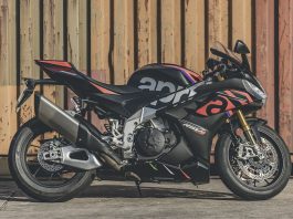 Aprilia Rsv4 1100 Factory And Aprilia Tuono 1100 Factory