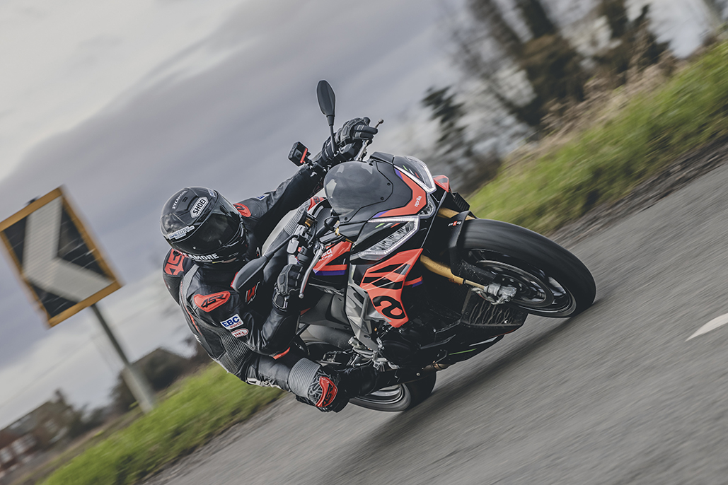 Aprilia Rsv4 Factory 1100 And Aprilia Tuono 1100 Factory Review