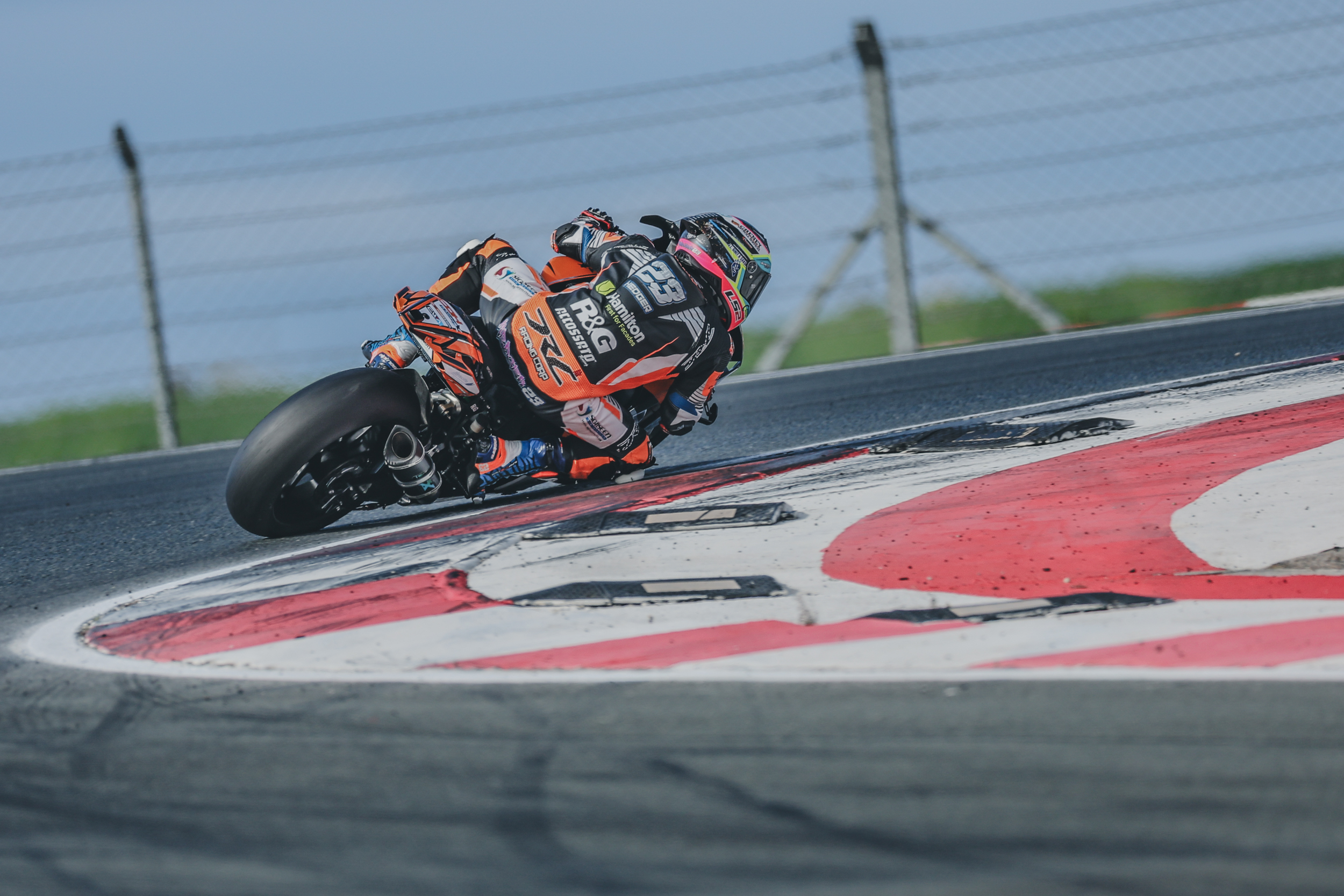 Bennetts Bsb Teams Conclude Successful Test At Circuito De Navarra Despite Final Session Incident