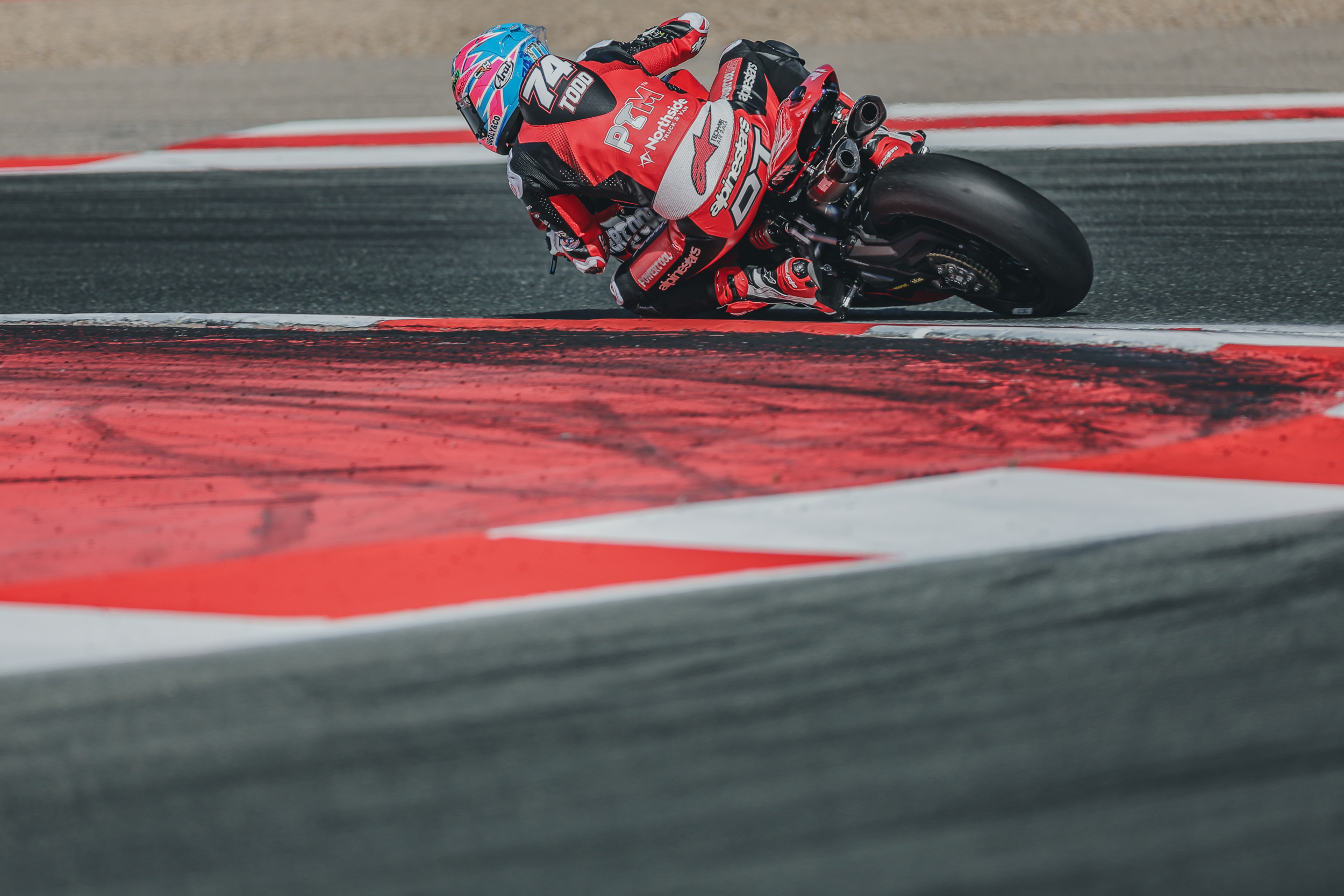 Bennetts British Superbike Championship And Support Classes Deliver Action-packed Day Of Racing At Circuito De Navarra