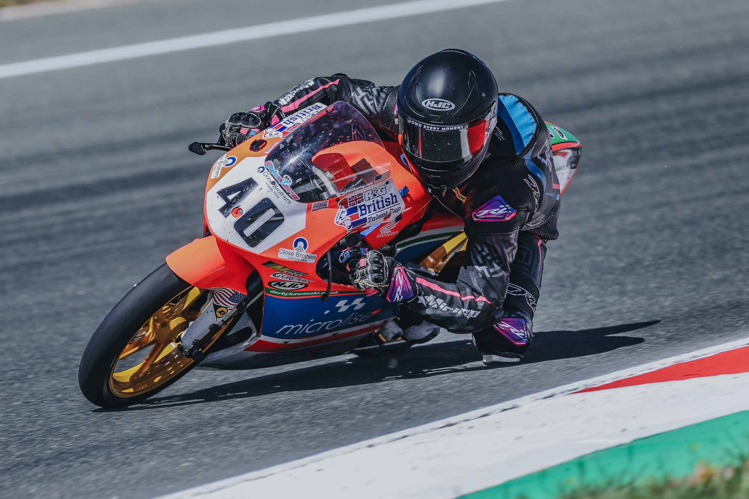 British Superbike Championship And Support Classes Deliver Intense Action In Season Opening Day At Circuito De Navarra